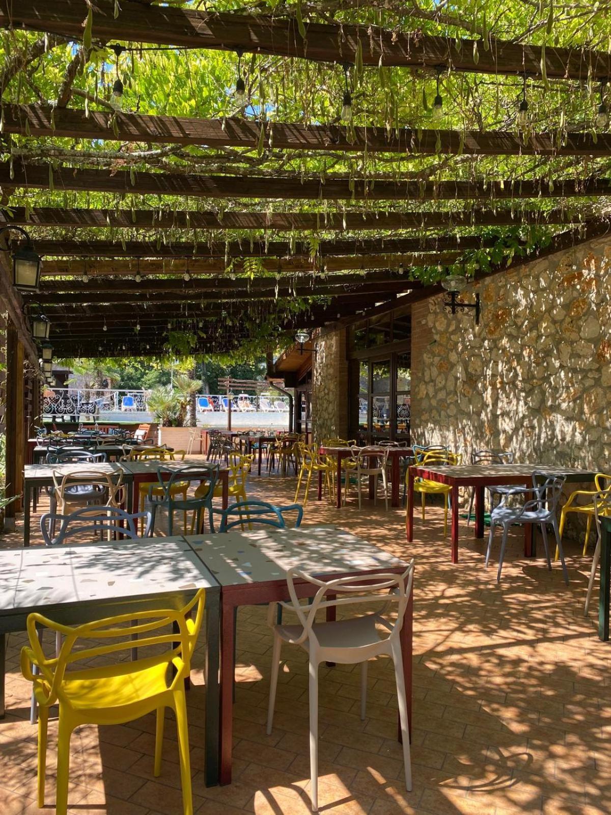 Hotel Il Pietreto Colle Val D'Elsa Bagian luar foto