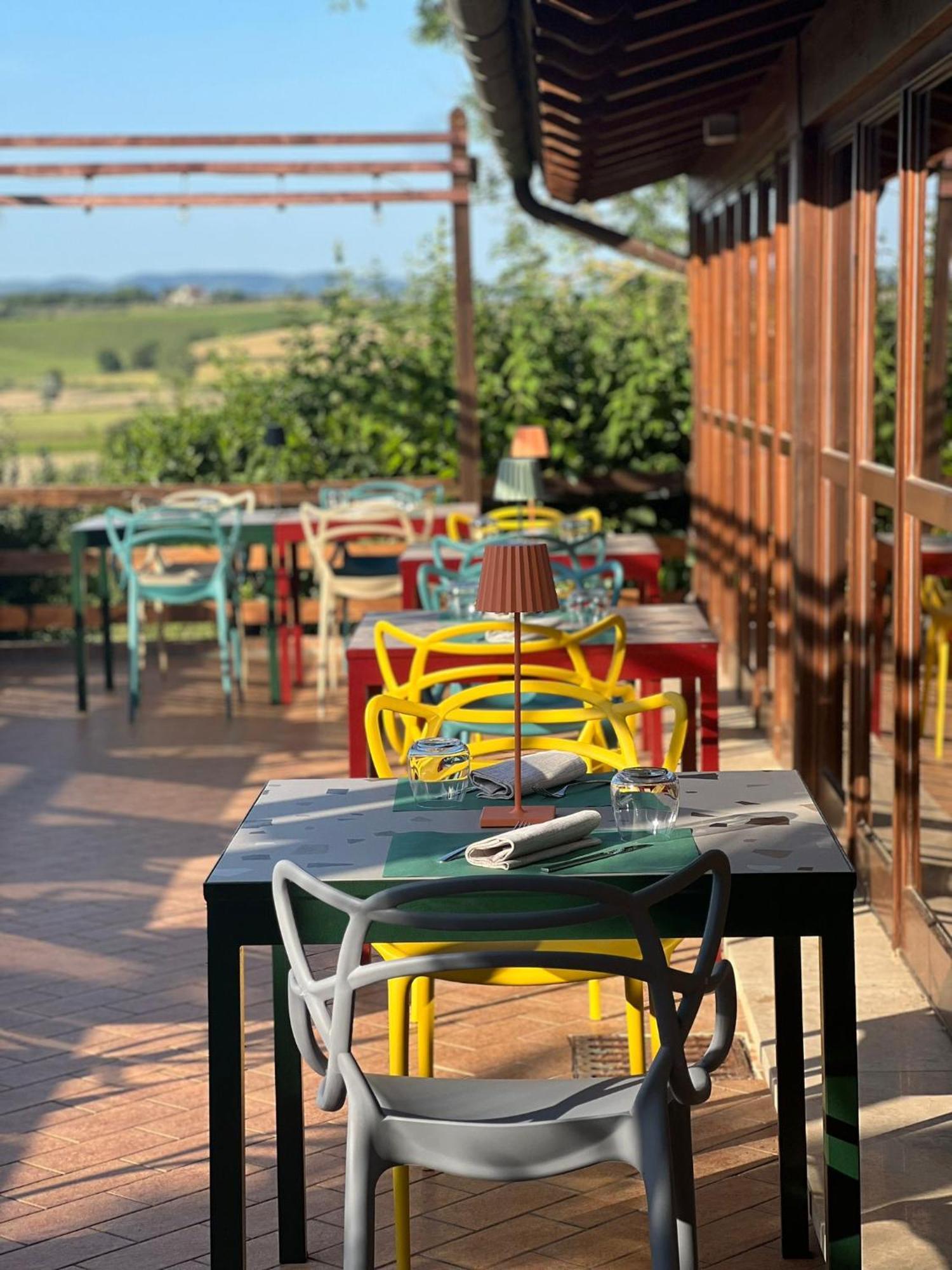 Hotel Il Pietreto Colle Val D'Elsa Bagian luar foto
