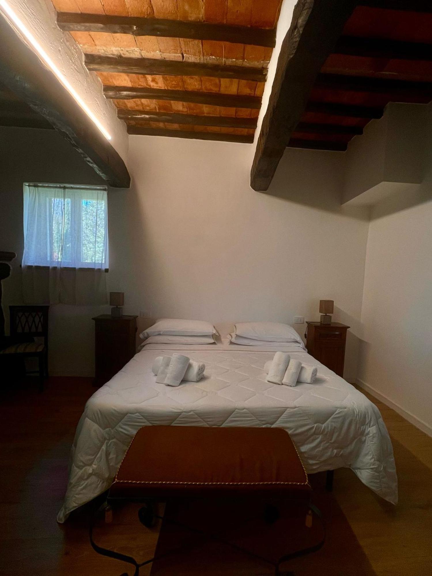 Hotel Il Pietreto Colle Val D'Elsa Bagian luar foto