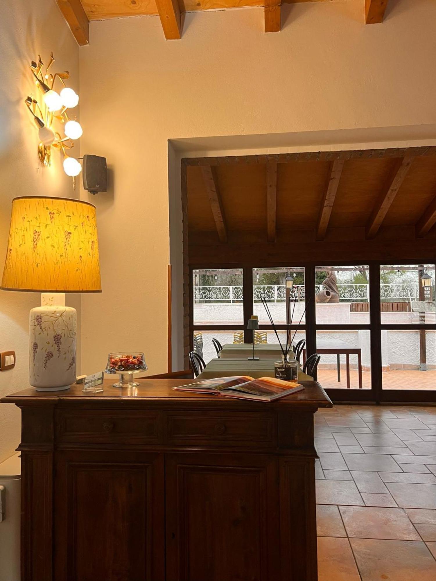 Hotel Il Pietreto Colle Val D'Elsa Bagian luar foto