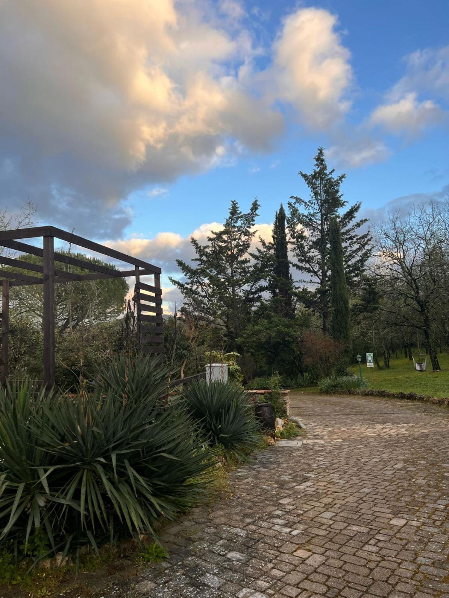 Hotel Il Pietreto Colle Val D'Elsa Bagian luar foto