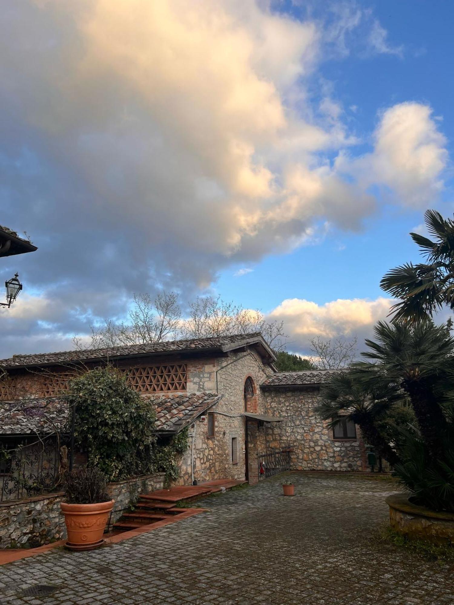 Hotel Il Pietreto Colle Val D'Elsa Bagian luar foto